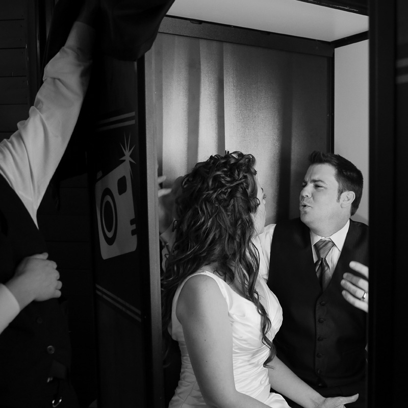 wedding couple in photobooth